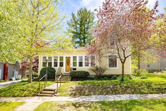 103 E Rollin St, Edgerton, WI 53534