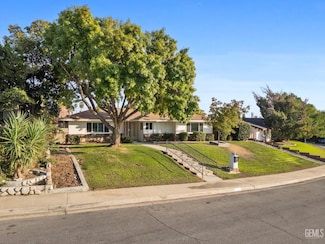 3807 Crescent Dr, Bakersfield, CA 93306