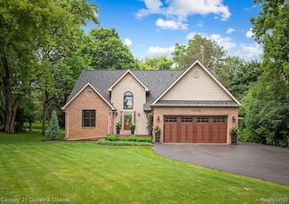 32642 W 11 Mile Rd, Farmington Hills, MI 48336