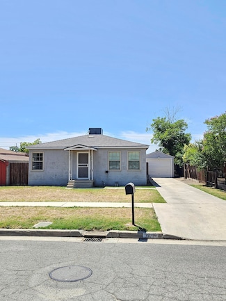 365 N California St, Tulare, CA 93274