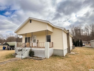 132 SE Front St, Dongola, IL 62926