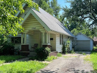 1342 NE Oakland Ave, Topeka, KS 66616