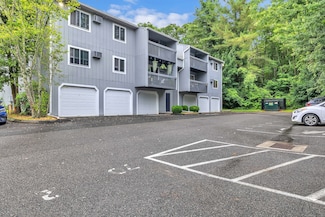 72 Buddington Rd Unit 3, Groton, CT 06340