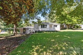 552 E Woodlawn Rd, Charlotte, NC 28209