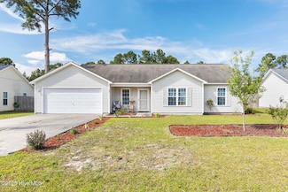 523 Cherry Blossom Ln, Richlands, NC 28574