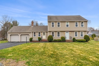 38 Chestnut Ct, North Andover, MA 01845