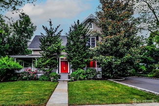 125 Hillside Ave, Metuchen, NJ 08840