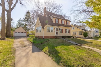 292 Kenilworth Rd, Waterloo, IA 50701