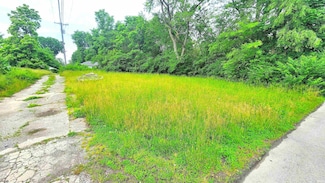 1712 E Willard St, Muncie, IN 47302
