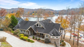 493 Bankwood Ln, La Follette, TN 37766