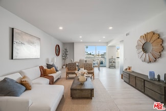1021 S Shenandoah St Unit 204, Los Angeles, CA 90035