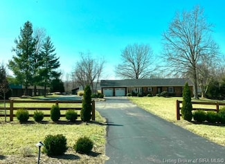3313 Chapel Ln, New Albany, IN 47150