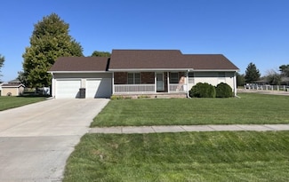 18 Redwood Dr, Kearney, NE 68845