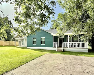 905 Sycamore St, Brenham, TX 77833