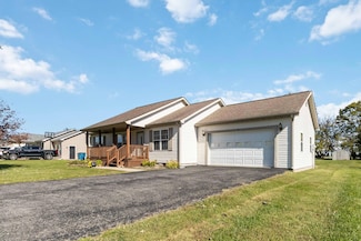 302 Country Dr, Hustonville, KY 40437