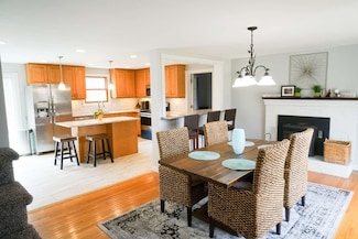6 Sunrise Ave, Auburn, MA 01501