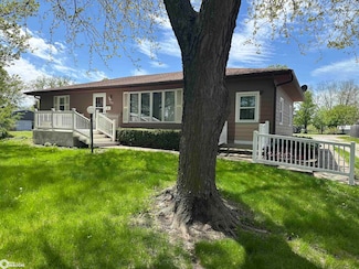 431 S 7th St, Chariton, IA 50049