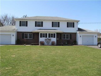 6748 Pin Oak Dr, Boston, NY 14025