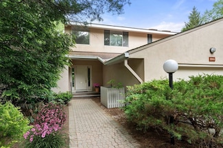 204 Allandale Rd Unit A, Chestnut Hill, MA 02467