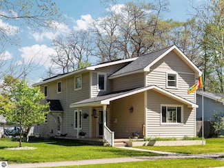 855 E State St, Traverse City, MI 49686