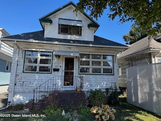 47 Montell St, Staten Island, NY 10302