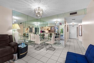 3138 Via Poinciana Unit 111, Lake Worth, FL 33467