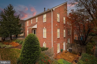101 Roberts Ct, Alexandria, VA 22314