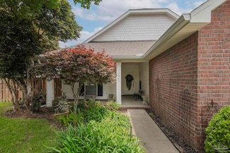 3200 Silverleaf Dr, Pensacola, FL 32504