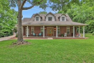 69 Lake Oaks Cir, Coldspring, TX 77331