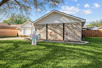 5126 Meadow Place Dr, La Porte, TX 77571
