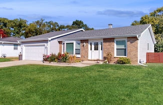 1410 N Scully Dr, McHenry, IL 60050