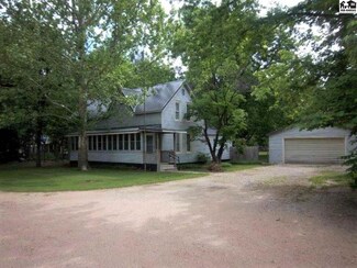 230 N Jones St, Sterling, KS 67579