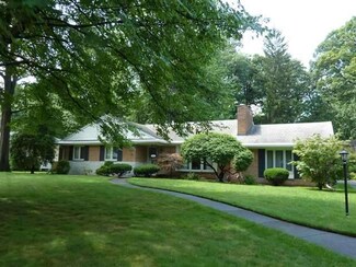 2941 Hardale Blvd, Ottawa Hills, OH 43606