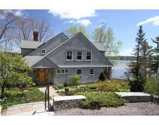 4 Shipwright Cove, Freeport, ME 04032