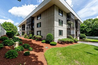 39 Spit Brook Rd Unit D32, Nashua, NH 03060