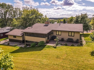 550 7th St NW, Valley City, ND 58072