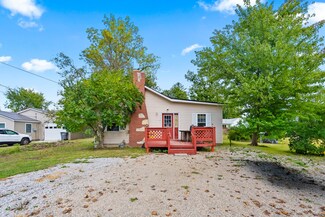 12358 N Kings Dr, Syracuse, IN 46567