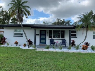 4460 Carson St NE, Saint Petersburg, FL 33703