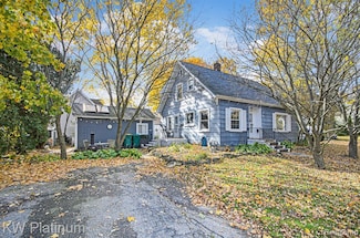 715 Thornapple St, Saint Clair, MI 48079