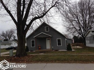 210 N Jefferson St, Wayland, IA 52654