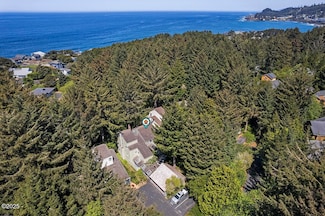 1272 SW Meadow Ln, Depoe Bay, OR 97341