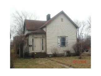 319 W 5th St, Muncie, IN 47302