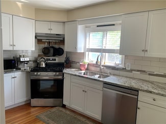 20 Farm St, Providence, RI 02908