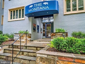 220 2nd St SE Unit 303, Washington, DC 20003