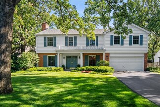 131 E Stone Ave, Lake Forest, IL 60045