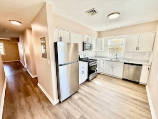 400 Massachusetts Ave Unit 4, Arlington, MA 02474