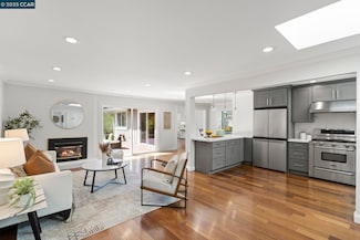 52 Ivy Dr, Orinda, CA 94563