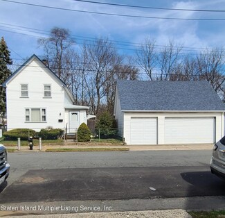 17 Heusden St, Staten Island, NY 10303