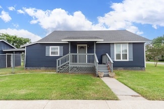 1130 W Broad St, Freeport, TX 77541