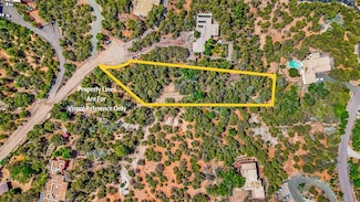 1201 Bandolina Rd, Santa Fe, NM 87501